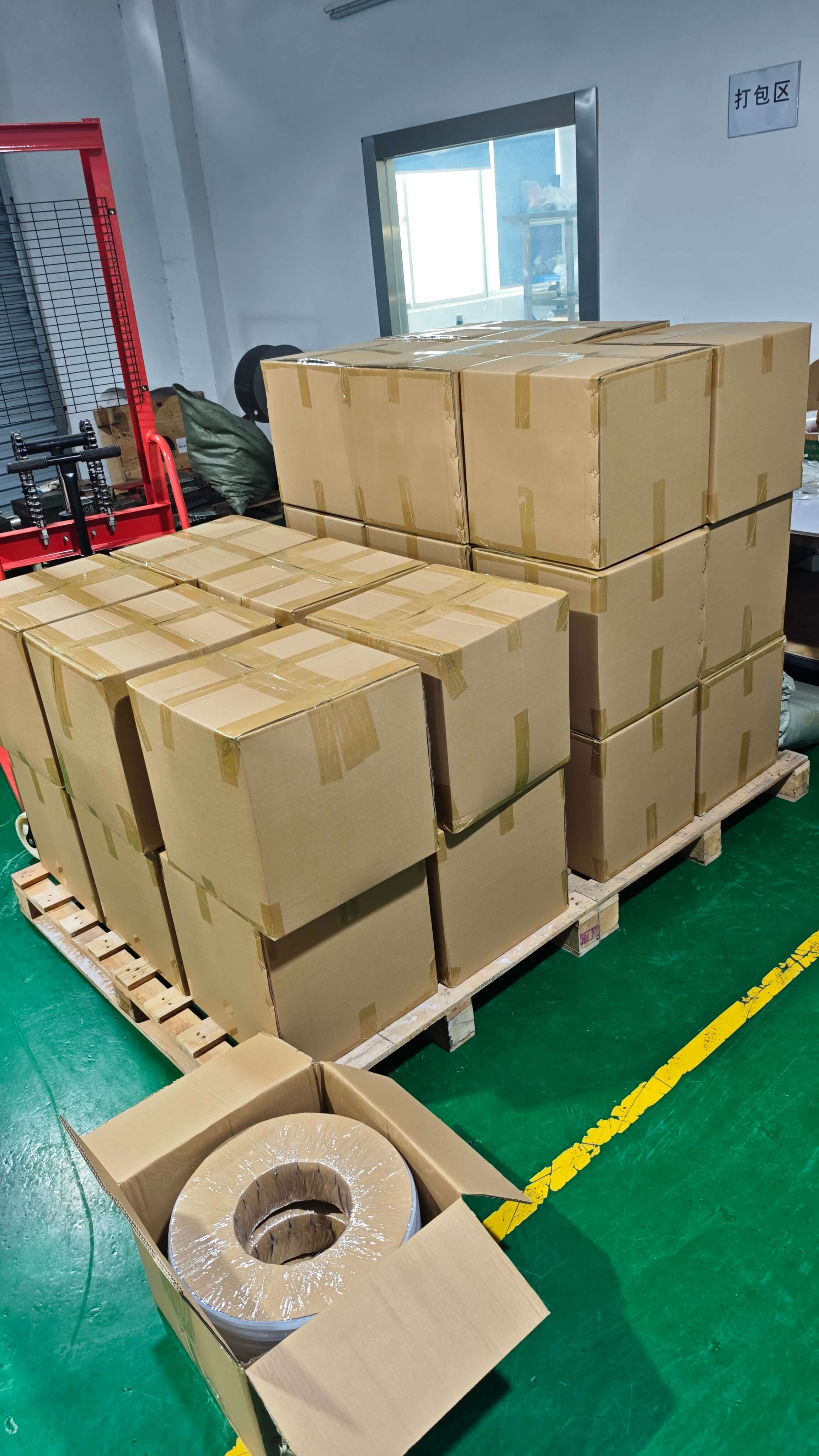 packing goods with carton